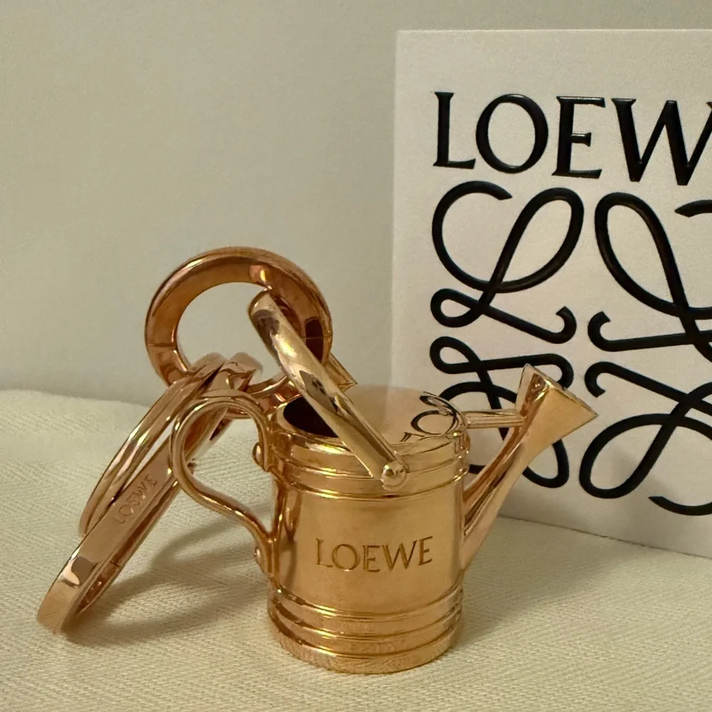 LOEWE Watering Can Bag Charm Keyring Rose Gold Brass NIB Retail $640 - Picture 3 of 7